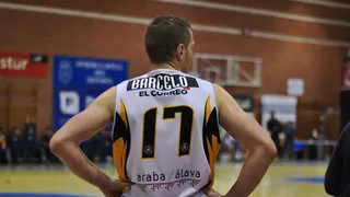 Cambios en Aurteneche Araba: Riveiro IN, Barceló OUT