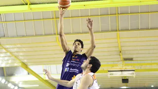 Oviedo, a un triunfo de jugar la Copa como anfitrión. Paso atrás de Palencia y GBC