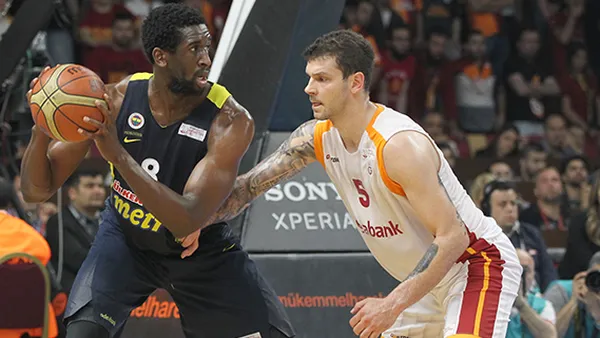 Efes-Fenerbahce, finalistas. El Dogus de Blatt, presupuesto de ¡30 millones €!