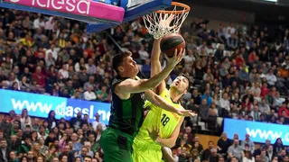 El Joventut se impone en el derbi 89-77