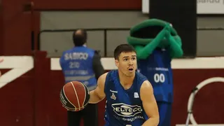 El Delteco GBC tira de defensa para secar al Unicaja y volver a la senda del triunfo