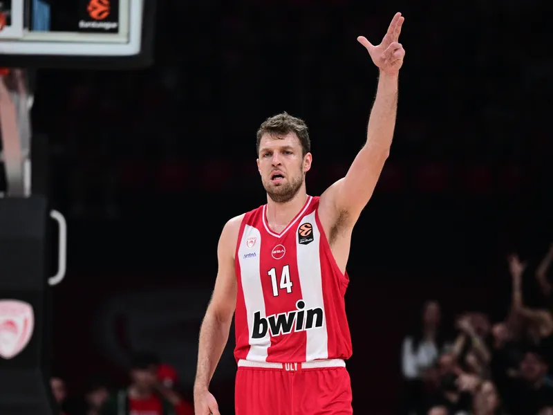 Antes de Jonathan Kuminga, los Wolves intentaron traer de vuelta a Sasha Vezenkov a la NBA