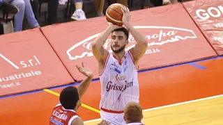 No hay quien pare a Avellino; EA7 sigue líder y Aradori, MVP merecido