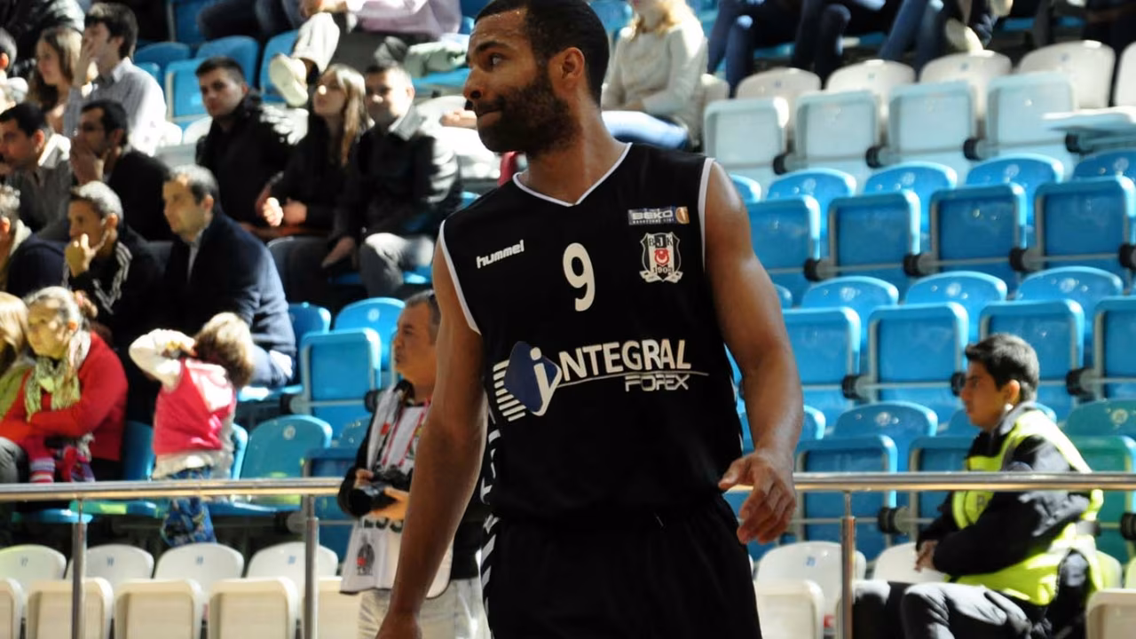 TBL: Fenerbahce y Galatasaray, a tope. Renace Lofton. Dogus toma ejemplo de Bayern