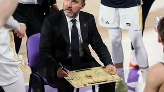 Chus Mateo se rinde ante una “soberbia afición local”