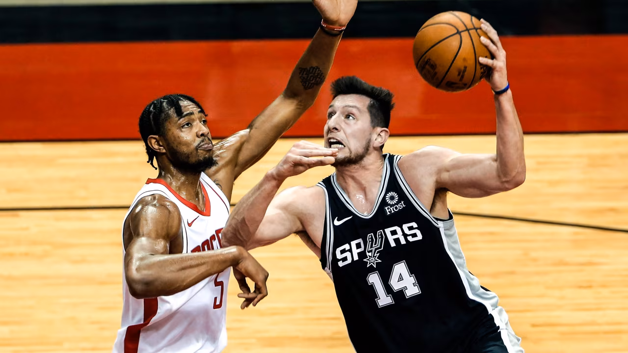Caboclo planta a Venecia y jugará el tour NBA. Te explicamos con quién