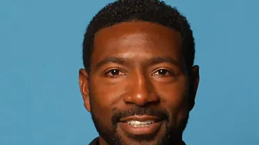 Los Raptors ponen de patitas en la calle a Sam Mitchell