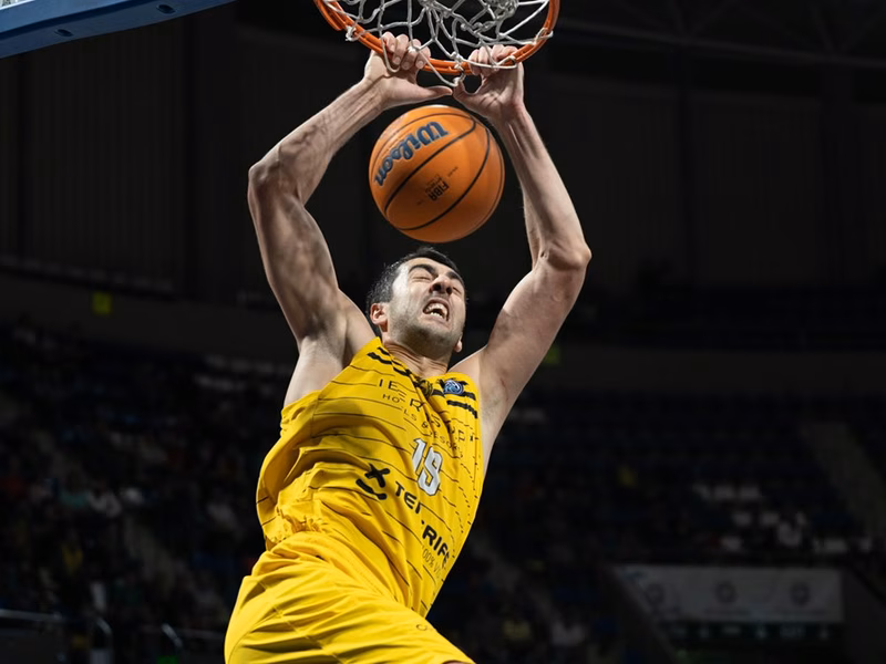 Iberostar Tenerife apaliza a Mornar Bar en la BCL (91-61)