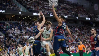 Un Laprovittola de récord lleva a Divina Seguros Joventut a semis (89-98)
