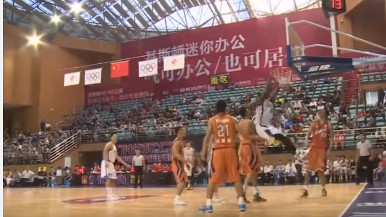 VÍDEO Greg Oden vuelve a vestirse de corto en China: su primer partido con Jiangsu