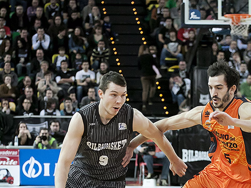 Partizan echa la caña en río revuelto sobre Dairis Bertans