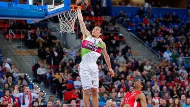 El carácter de Mike James tumba al Olympiacos (74-73)