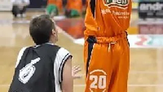 Dennis Stanton, un tirador para Alimentos de Palencia. Adrián García completa el juego exterior de Farho Gijon. Vinicius Bitencourt a prueba en Almería