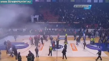 Más madera: la final de la Copa Serbia suspendida por graves incidentes