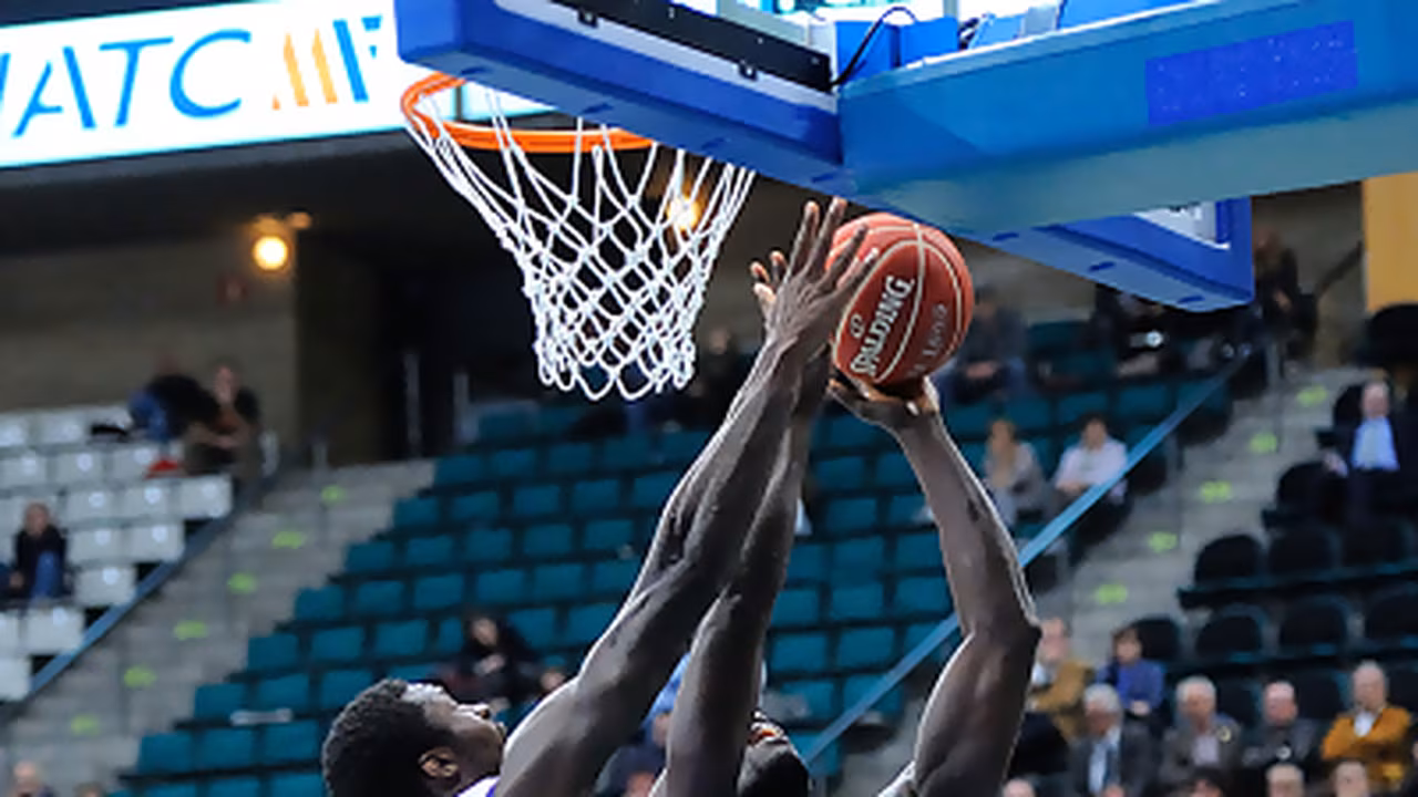 Protagonistas Liga Endesa en Noviembre: MVP (Hunter), entrenador (Pedro Martínez), Quinteto Ideal (Huertas-Grimau-Kirksay-Nelson-Hunter) y otros jugadores destacados