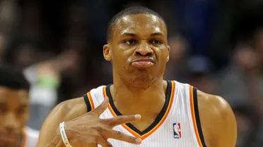 Westbrook se lesiona; Kemba Walker renueva; Varejao, a un paso de seguir en los Cavs
