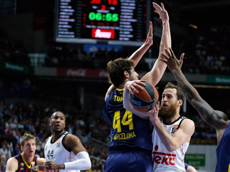 Sin compasión. El Madrid se come al Barça con Rudy y el Chacho de líderes (97-73)