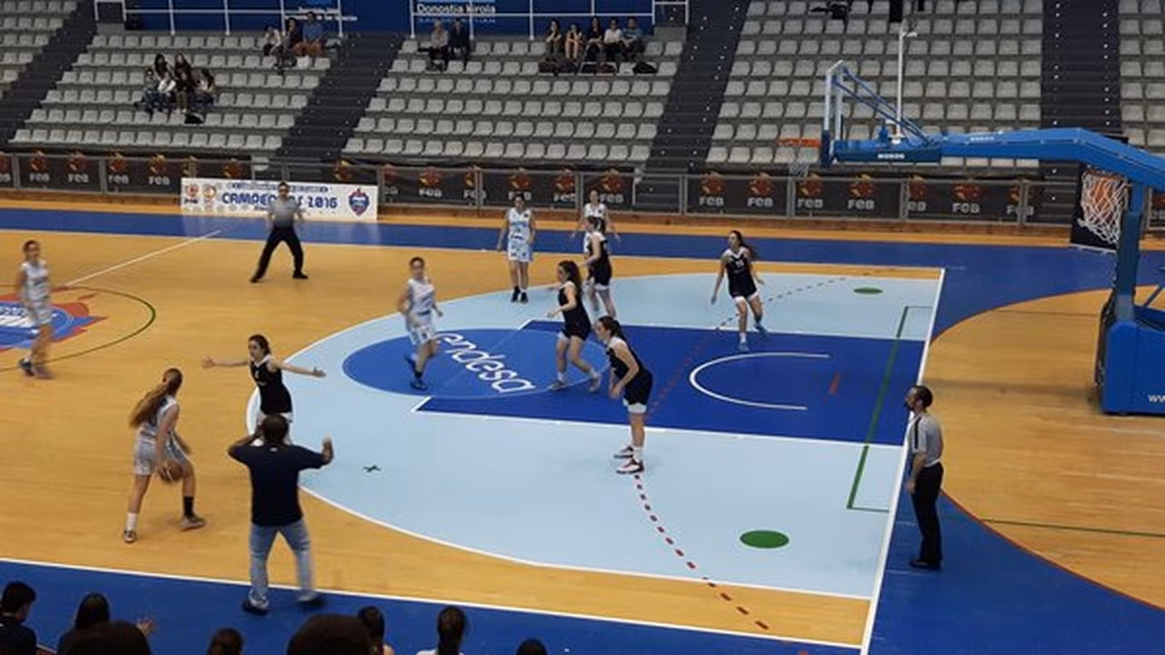 CE Jun Fem (J1) – Los favoritos arrasan; Conquero vence a Estudiantes; Cáceres, MVP (46v)