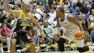 Jesse Pellot tira de Vaqueros y quita protagonismo a la pelea Hodge-Akindele