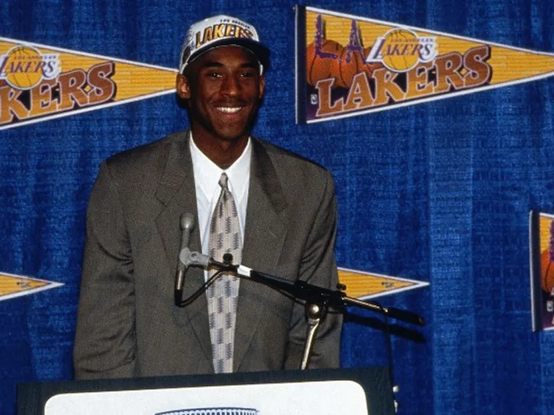 10 Traspasos históricos del draft ¿Y si Kobe hubiera jugado toda su carrera con NETS?