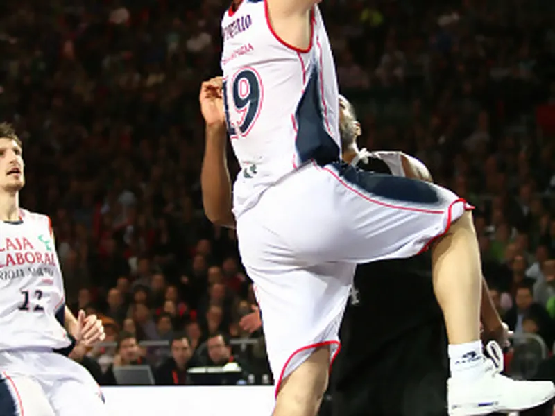 Mucho Caja Laboral Baskonia para un Bizkaia Bilbao Basket al que le pesa la responsabilidad