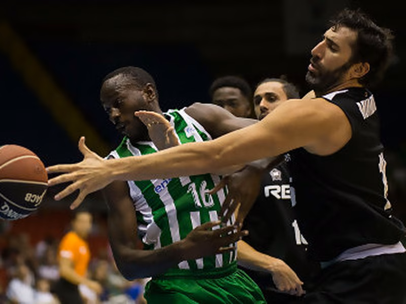 El Betis corta a Nobel Boungou-Colo
