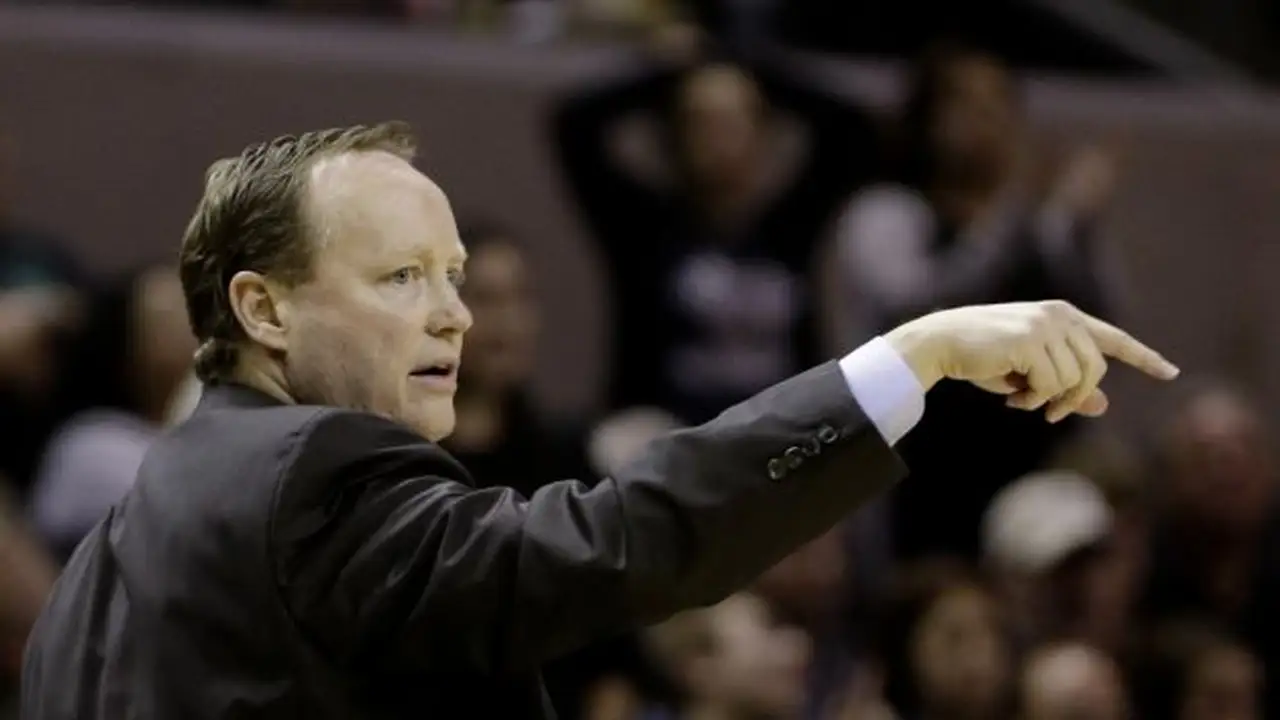 Budenholzer supera a Kerr y es nombrado como Mejor Entrenador del Año