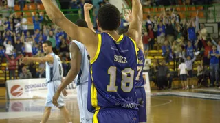 Ourense empieza fuerte en la gran final. Aplasta a Breogán (+31) y pone el 1-0