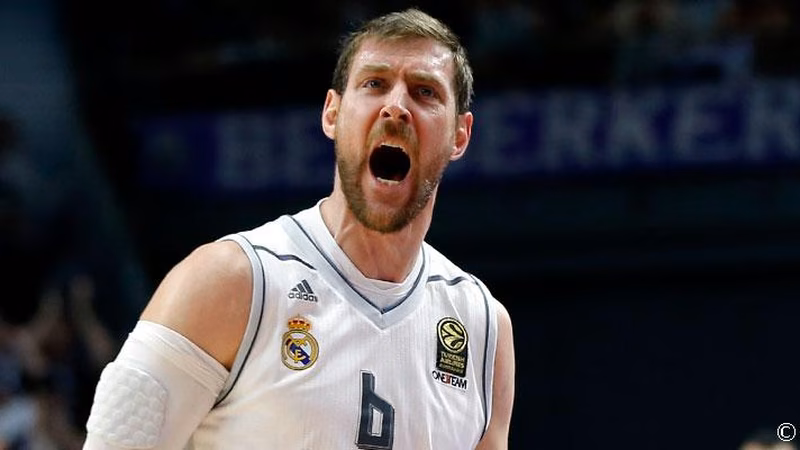 El Real Madrid suma en Kaunas desde la defensa (75-90)