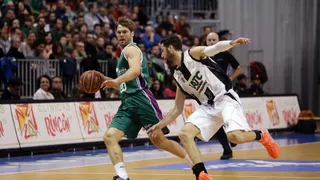 Jon Stefansson aparece para guiar a Unicaja a la victoria ante un duro FIATC Joventut (81-77)