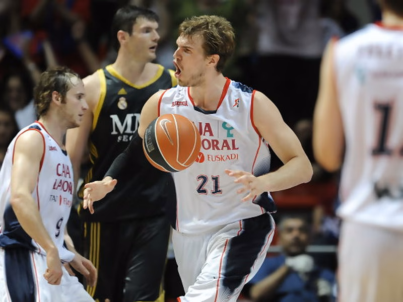 El futuro de Splitter, ¿más cerca de San Antonio?