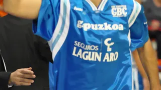 El Iraurgi de Adecco Plata incorpora a Lander Lasa