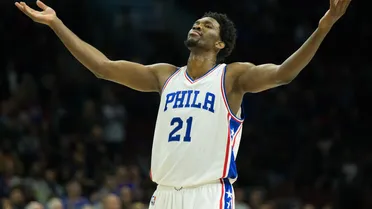Embiid firma por 148 millones por 5 años