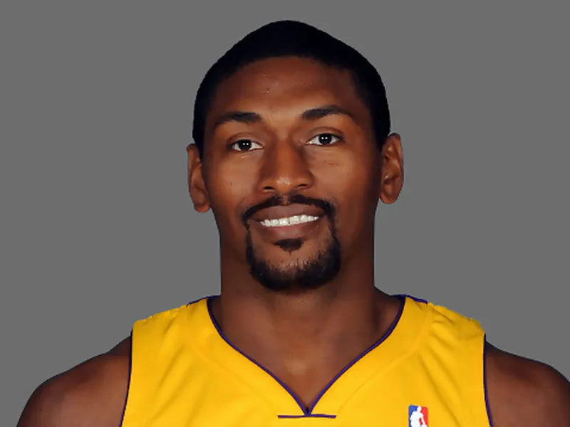 Artest, de villano a salvador. Los Lakers ganan <i>in extremis</i> a los Suns (103-101)