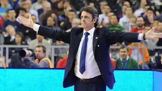 Jaume Ponsarnau, víctima del 0-8 de GBC. Porfi Fisac, el elegido