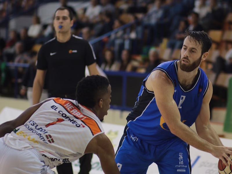 Araberri culmina con un triunfo la jornada de las prórrogas. Borja Arévalo, MVP