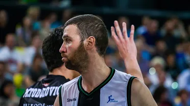 Albert Miralles desoye los cantos de sirena de Andorra y renueva con el FIATC Joventut