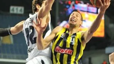 Liga Turca (Semifinales): Fenerbahce barre a Efes Pilsen. Galatasaray, a un paso de la final