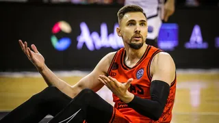 El juego interior de Granada pierde una pieza importante por lesión