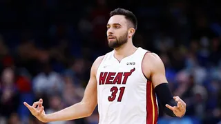 La historia de sacrificio de Max Strus, la revelación de los Playoffs.