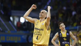 Albert Oliver no se quita el amarillo y renueva con Gran Canaria
