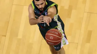 Simon, de Málaga a Kuban. Zouros por Plaza en Kaunas. Siena, presupuesto en picado
