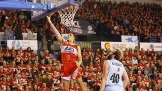 Manresa supera a Breogán en un ambiente ACB y se aprieta la lucha por el ascenso