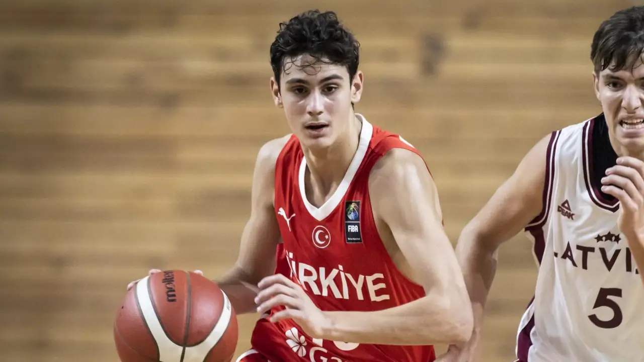 Omer Kutluay, perla del Real Madrid, se sale en el Eurobasket U16