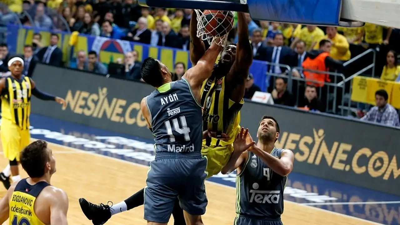 El Real Madrid, al borde del KO: deja Estambul con un 2-0 y la moral dañada (100-78)