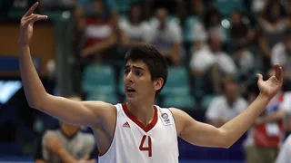 El insaciable Fenerbahce se hace con el Ricky turco Sipahi. Spencer Nelson, cerca de Siena