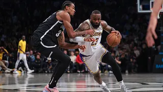 La obsesión de Los Ángeles Lakers cuesta 97 millones de dólares y juega en el este