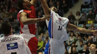 ¿Qué pasa en Santiago? Massey, apartado. Segura, en la cuerda floja. Suena Paul Davis y … se tantea a !Marbury!