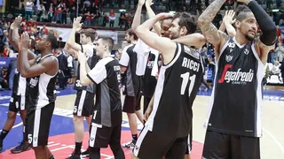 Virtus Bologna implacable con su juego colectivo