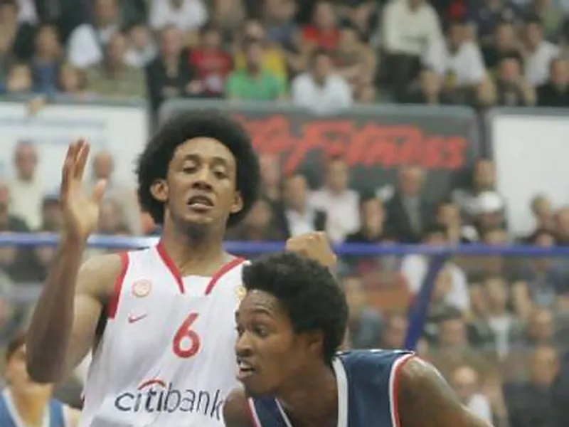 Liga Griega: Graves incidentes en la final entre Panathinaikos y Olympiakos